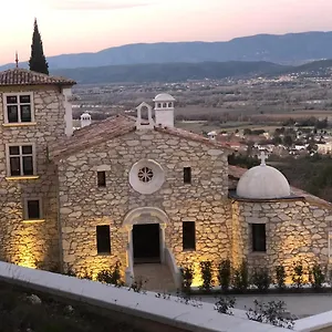 https://domaine-jourdan.fr-provencehotel.com